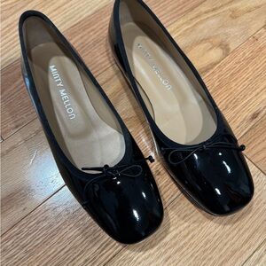 Minty ballerina patent black